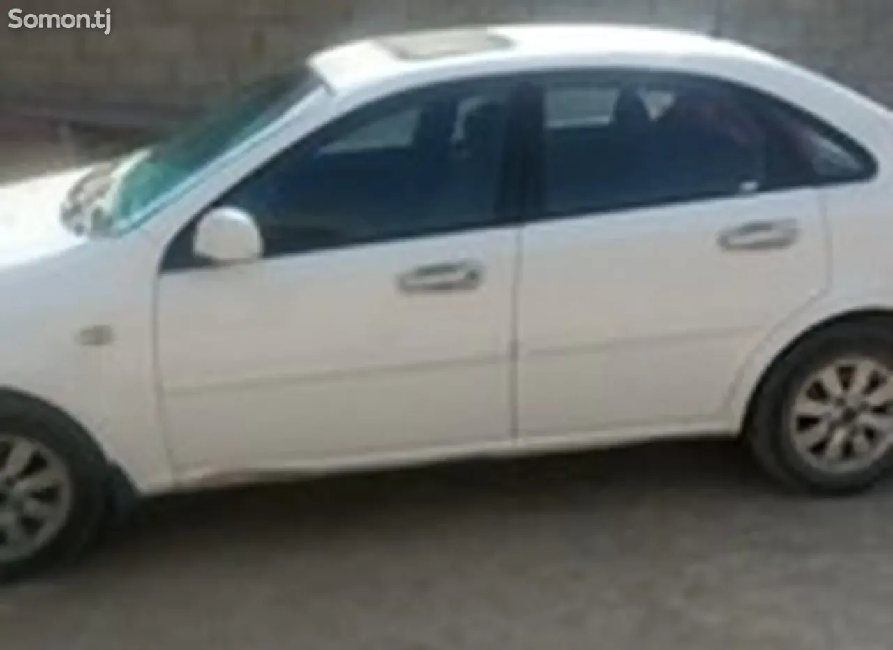 Chevrolet Lacetti 2003 · 1.6 MT