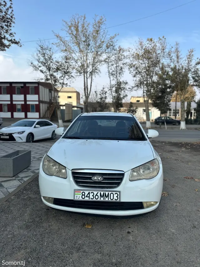 Hyundai Avante 2009 · 1.6 AT