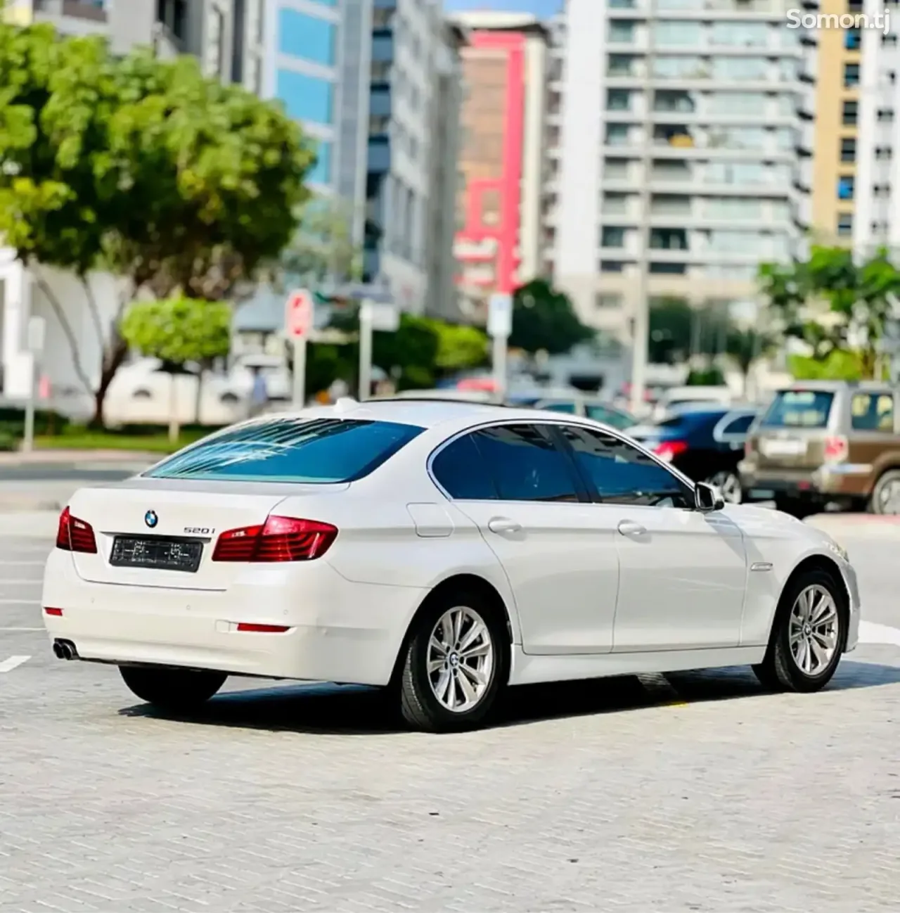 BMW 5 series 2015 · 2.0 AT