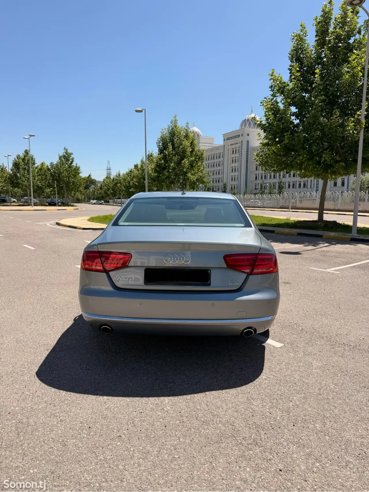 Audi A8 2011 · 4.2 AT