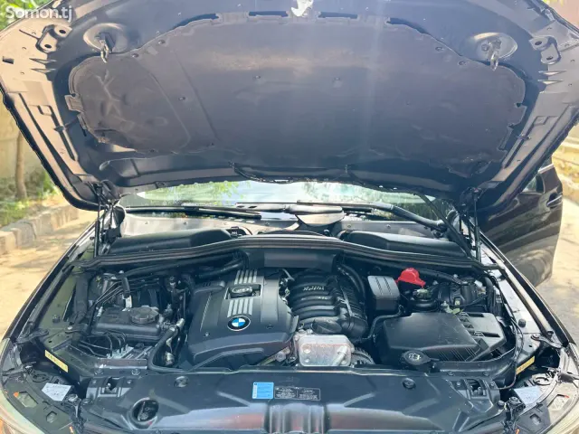 BMW 5 series 2010 · 2.5 AT