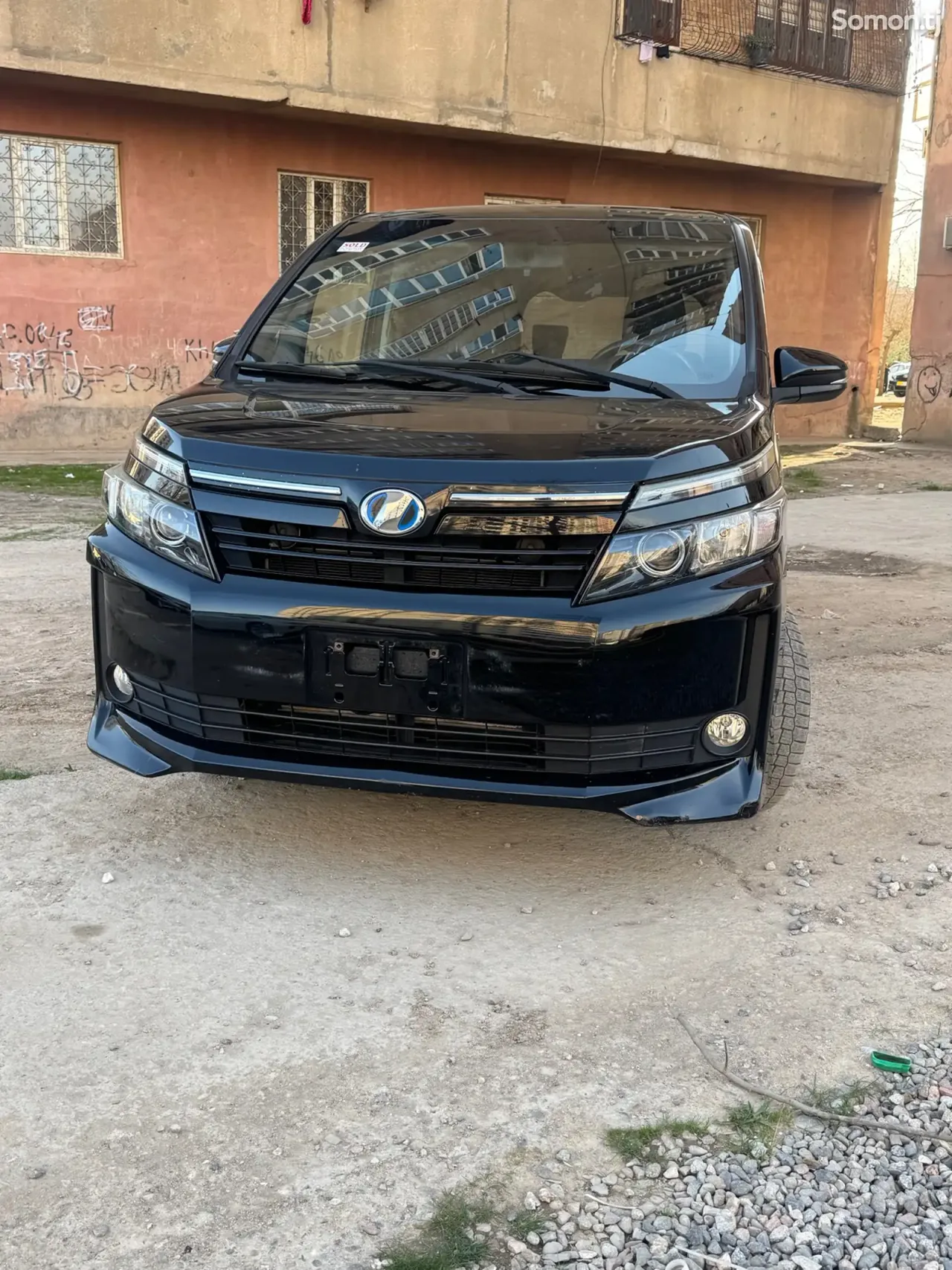 Toyota Voxy 2014 · 1.8 CVT