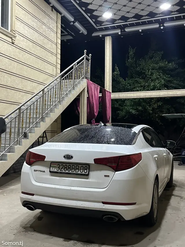 Kia K5 2011 · 2.4 AT