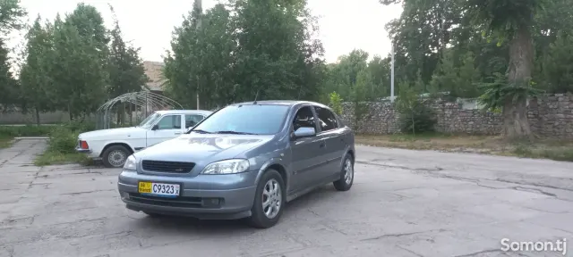 Opel Astra G 2001 · 1.6 MT