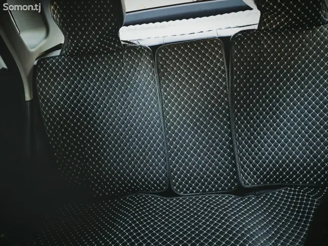 BYD E2 2025 · AT