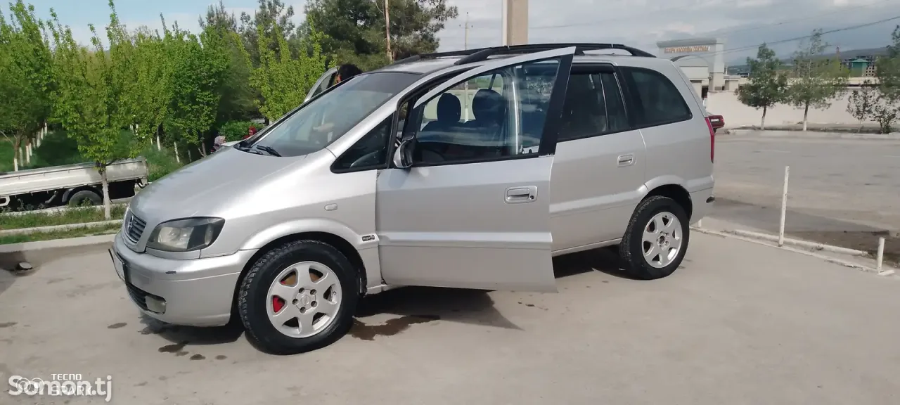 Opel Zafira 2000 · 1.8 MT