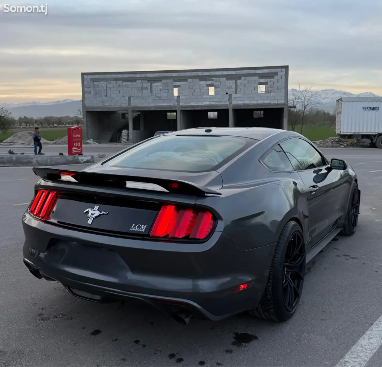 Ford Mustang 2017 · 3.7 AT