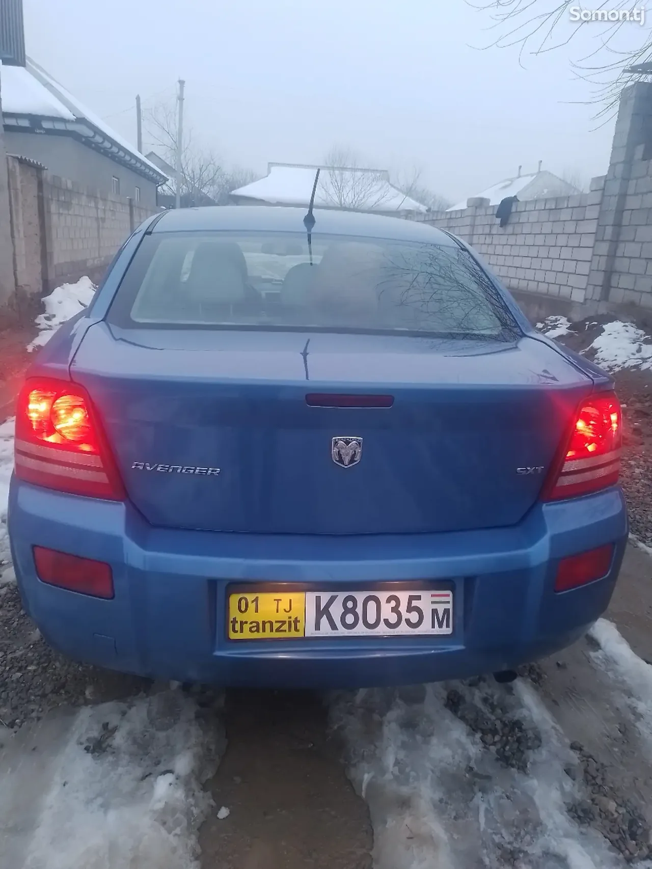 Dodge Charger 2010 · 2.0 MT