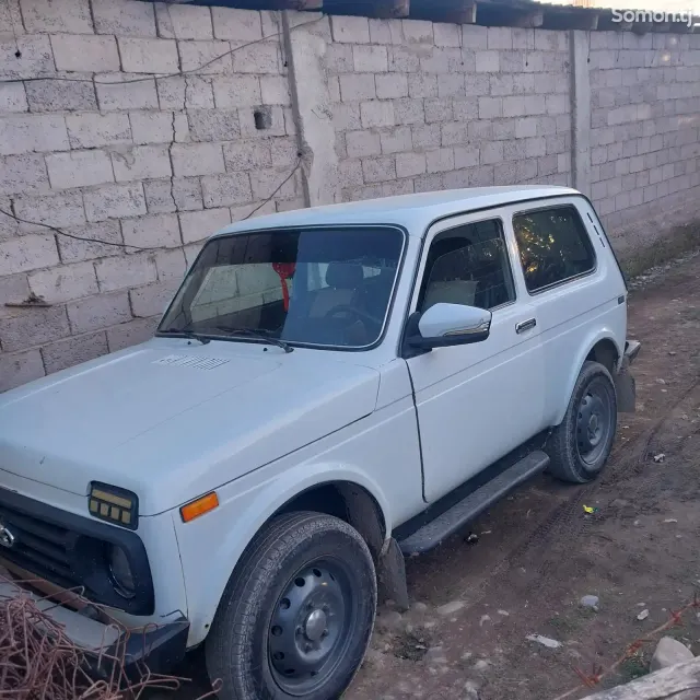 Lada (ВАЗ) Нива 2006 · 0.6 MT
