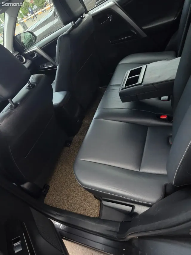 Toyota RAV 4 2017 · 2.5 AT
