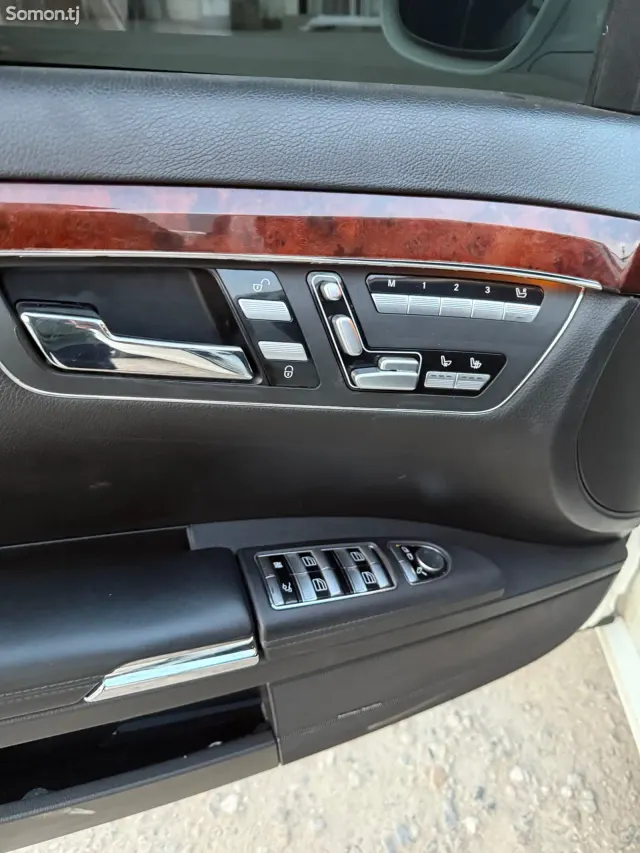 Mercedes-Benz S class 2007 · 5.5 AT