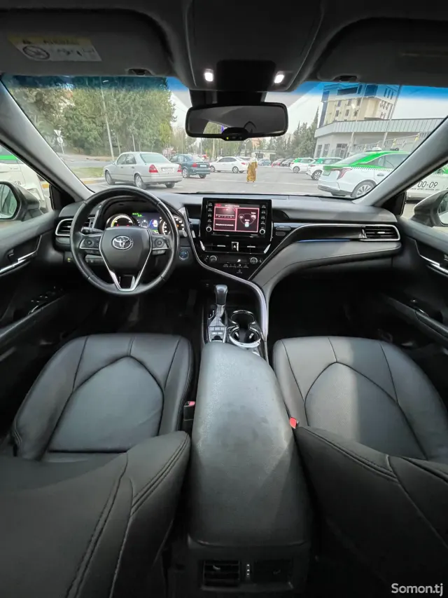 Toyota Camry 2019 · 2.5 AT