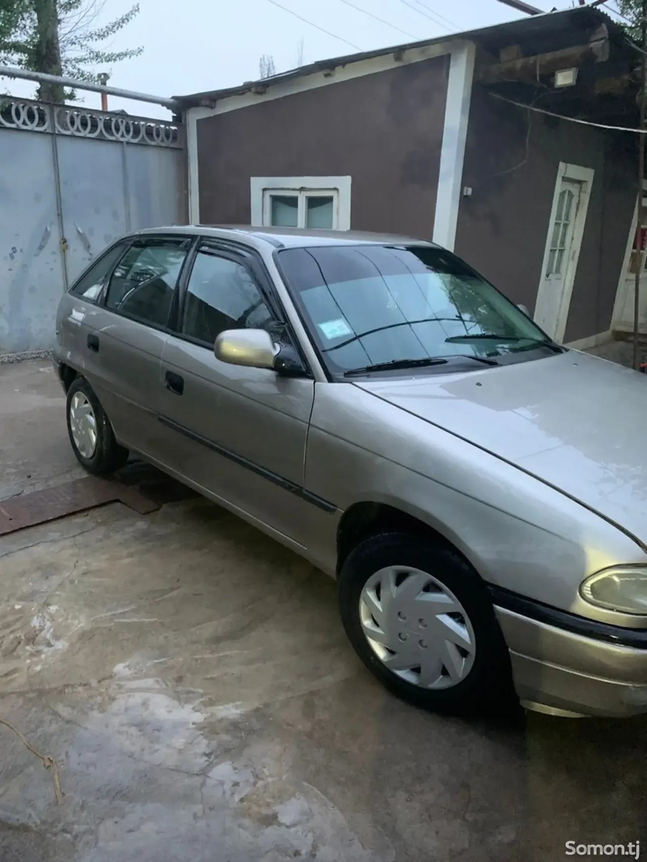 Opel Astra F 1996 · 1.6 MT