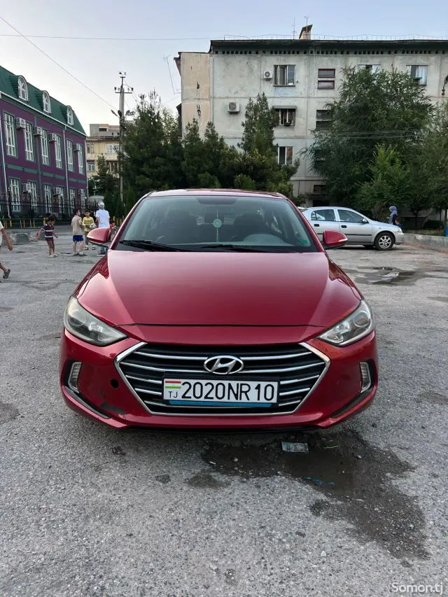 Hyundai Elantra 2018 · 2.0 AT