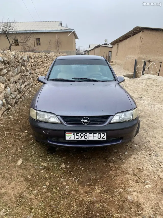 Opel Vectra B 1998 · 1.6 MT
