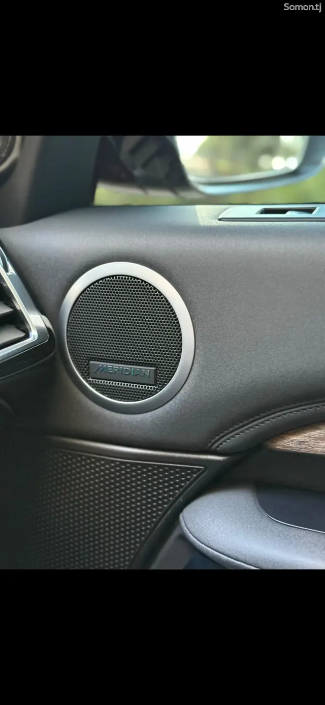 Land Rover Discovery 2018 · 3.0 AT