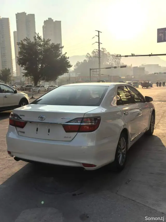 Toyota Camry 2016 · 2.5 AT