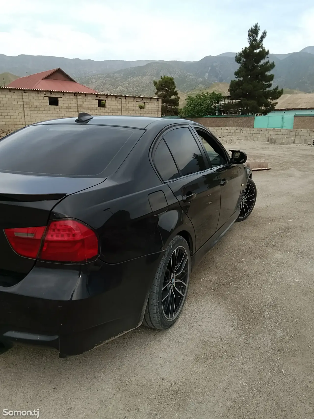 BMW 3 series 2011 · 2.0 AT