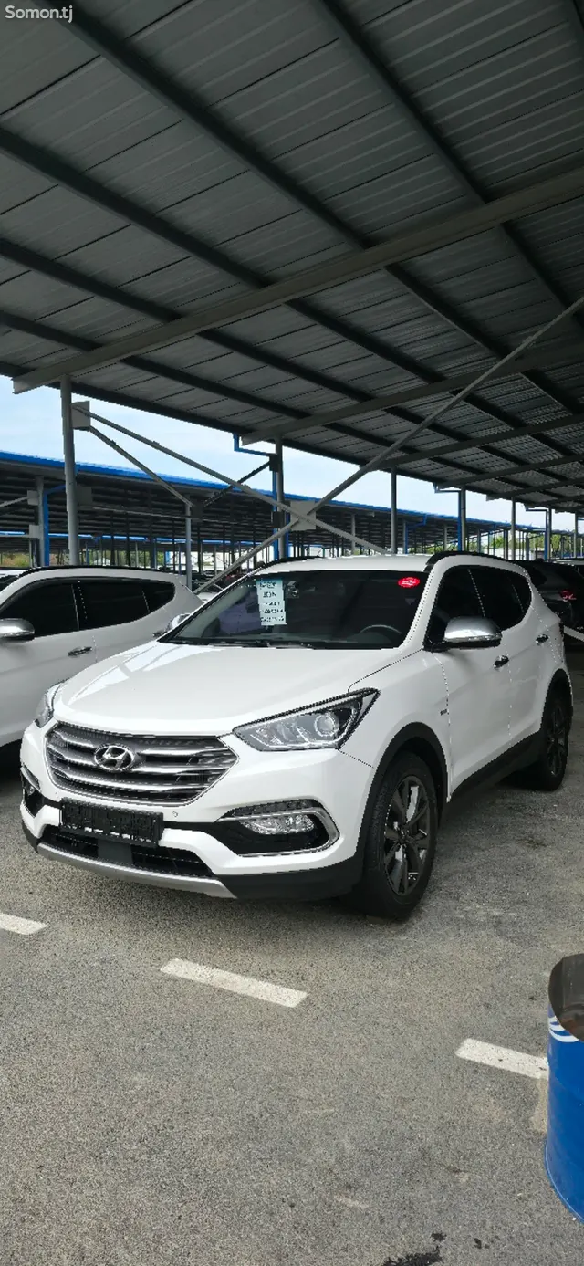 Hyundai Santa Fe 2016 · AT