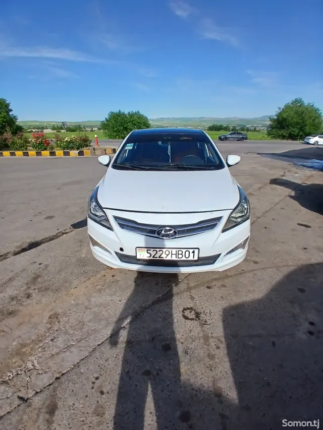 Hyundai Solaris 2015 · 1.4 MT