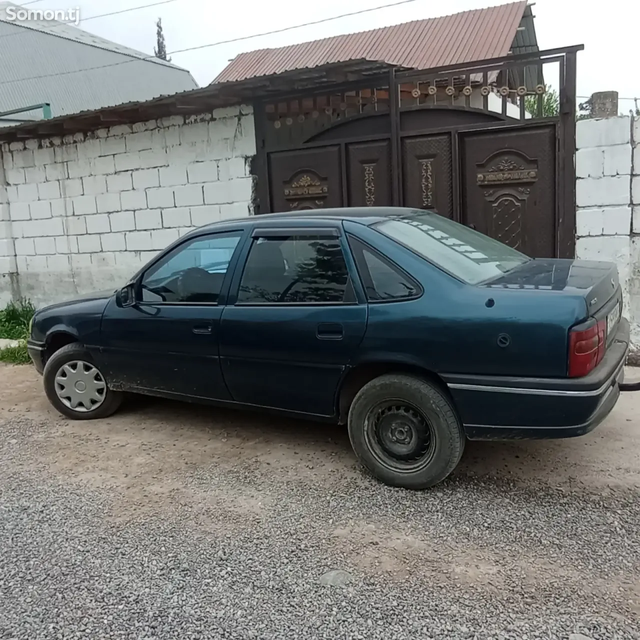 Opel Vectra A 1995 · 1.6 MT