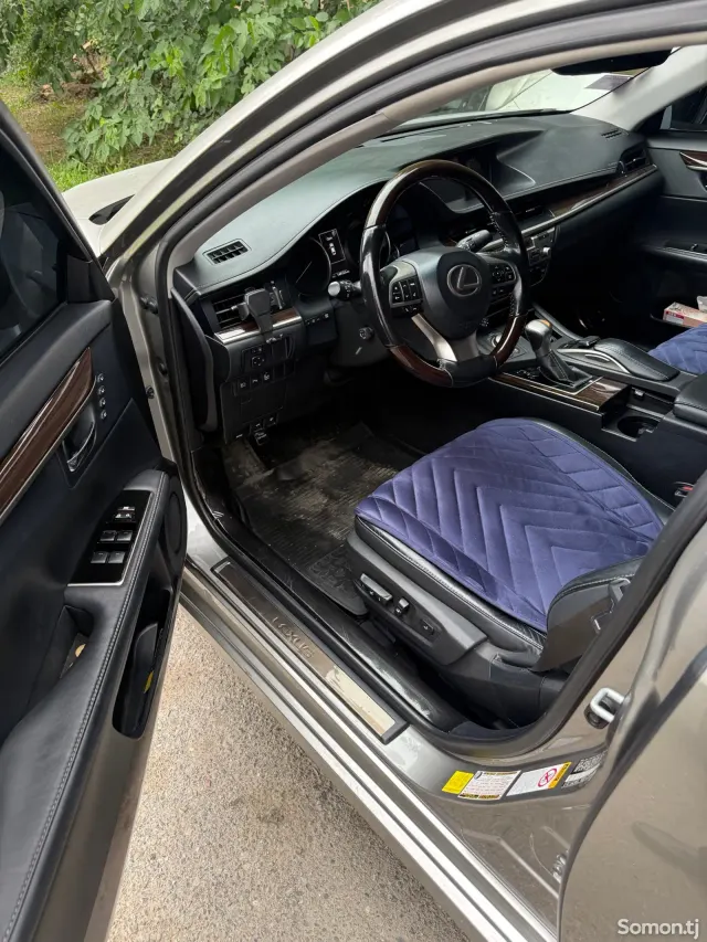 Lexus ES series 2016 · 3.0 AT