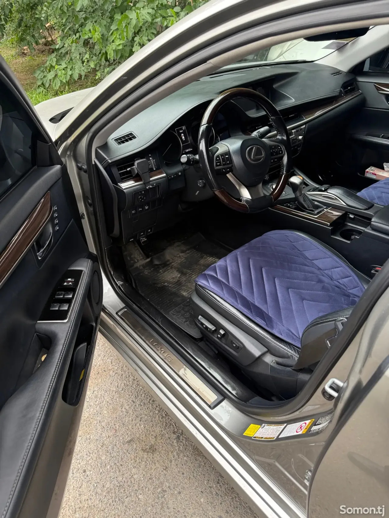 Lexus ES series 2016 · 3.0 AT