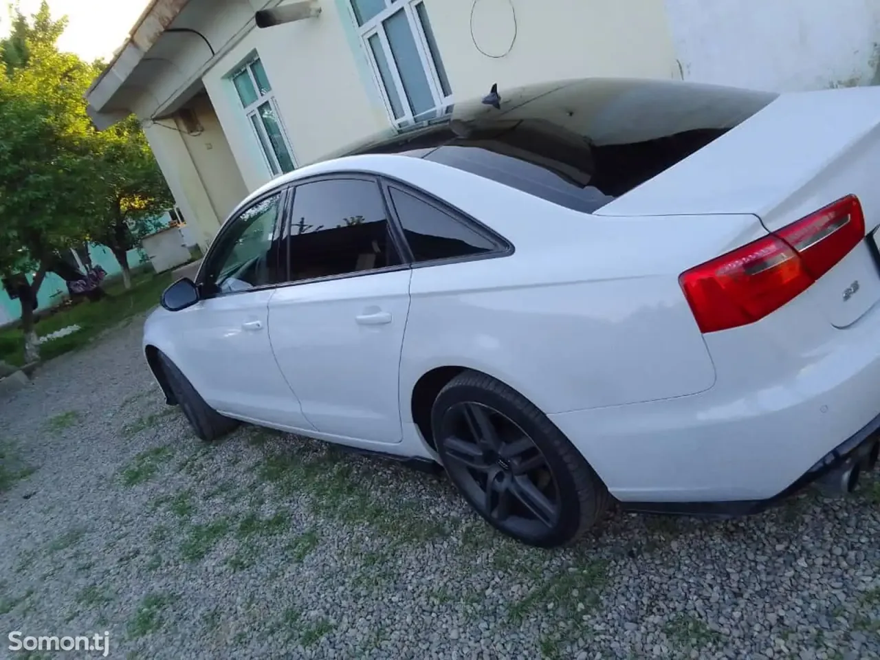 Audi A6 2015 · 2.8 AT