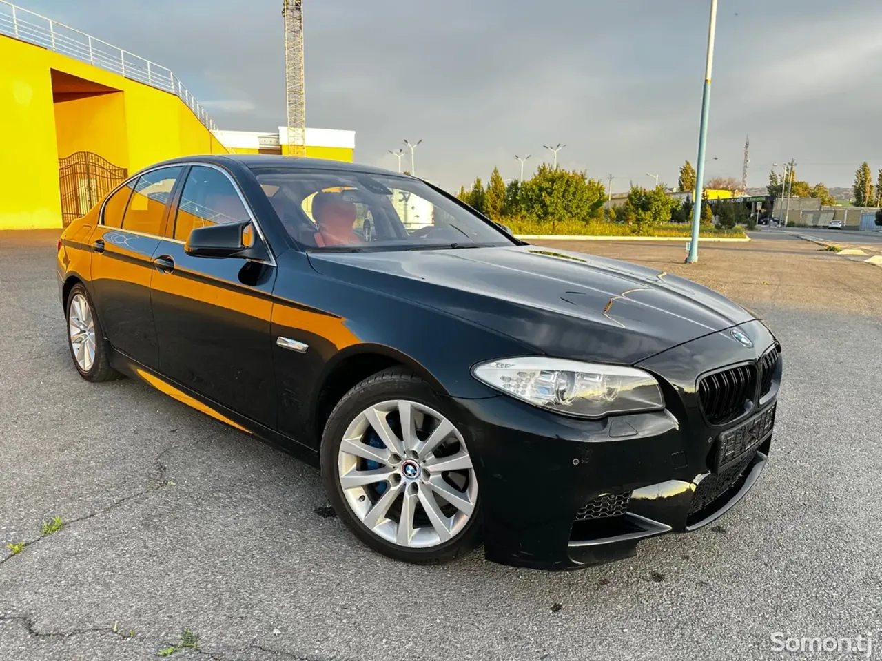 BMW 5 series 2012 · AT