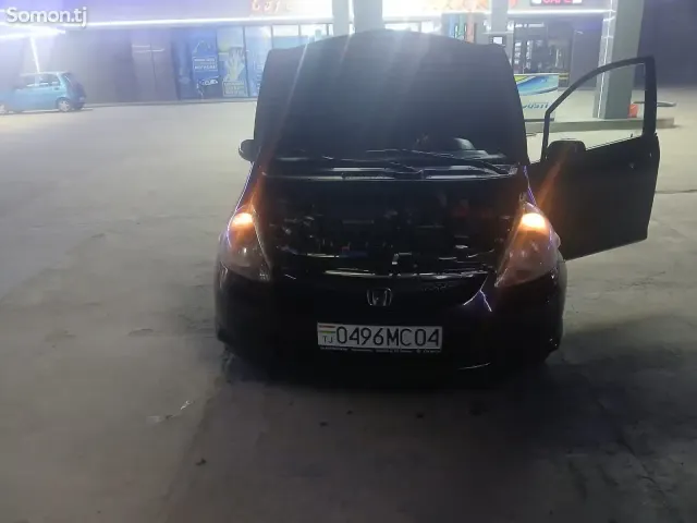 Honda Jazz 2006 · 1.3 MT