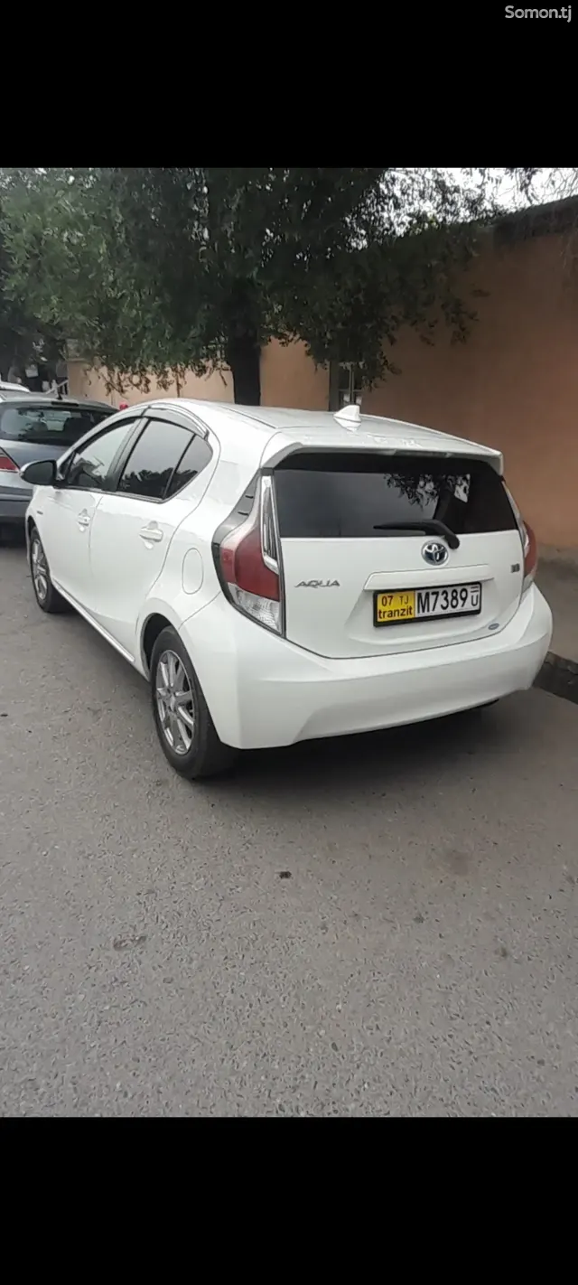 Toyota Aqua 2016 · 1.5 AT