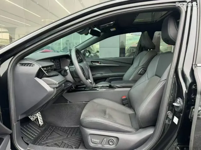 Toyota Camry 2025 · 2.0 AT