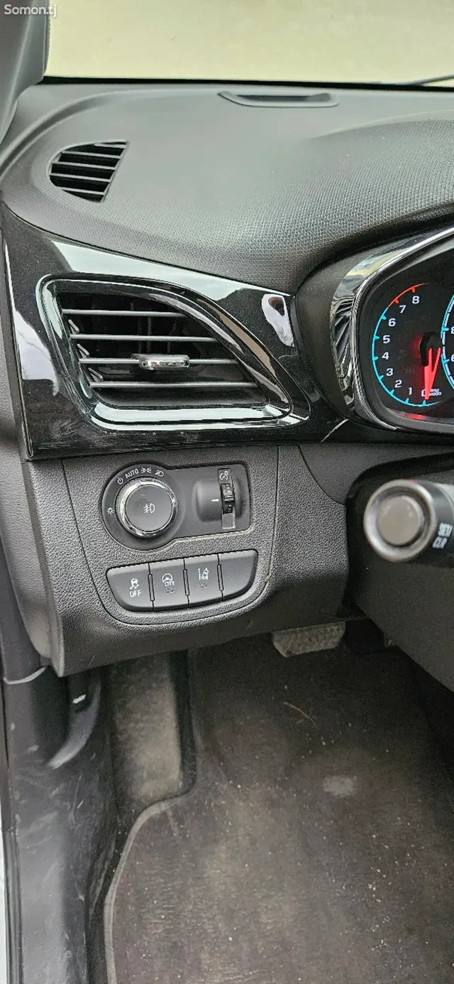 Chevrolet Spark 2016 · 1.2 AT