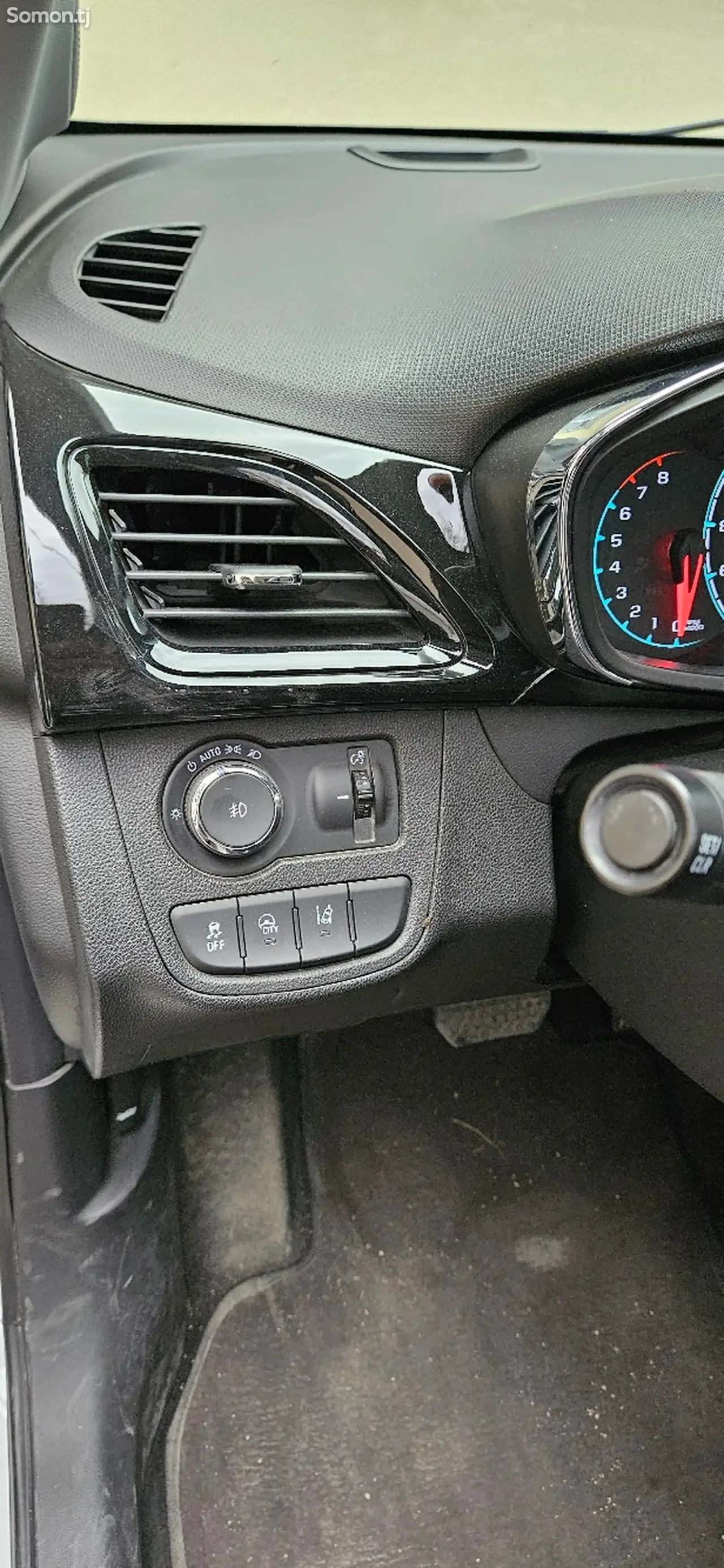 Chevrolet Spark 2016 · 1.2 AT
