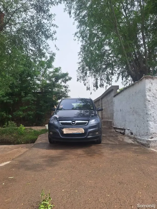 Opel Zafira 2006 · 1.8 MT