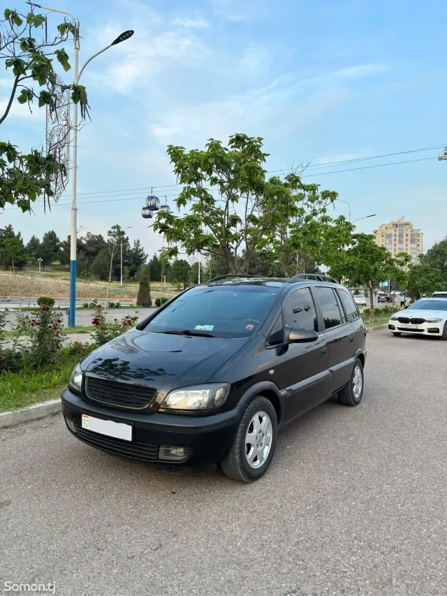 Opel Zafira 2000 · 1.8 MT