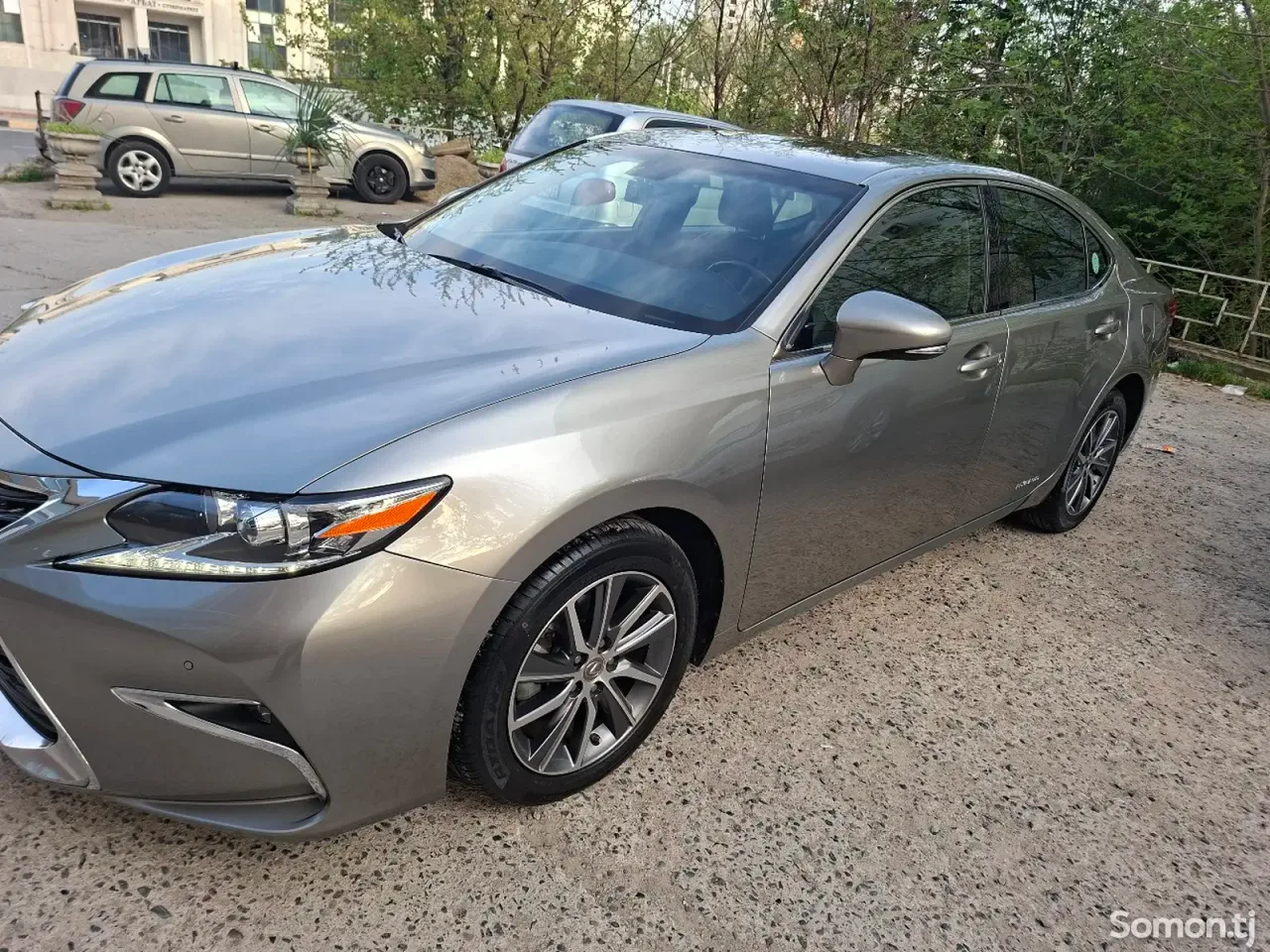 Lexus ES series 2018 · 2.5 AT