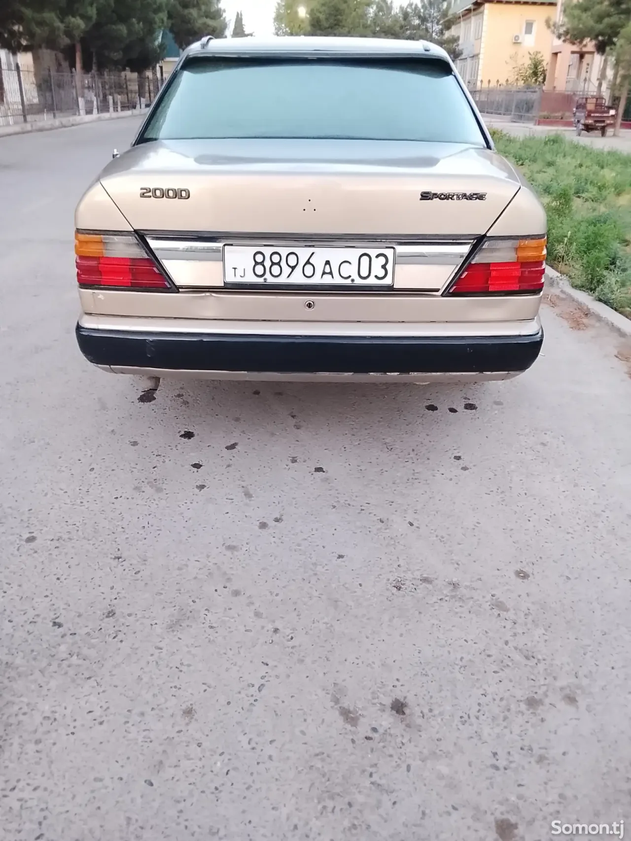 Mercedes-Benz W124 1986 · 2.0 MT