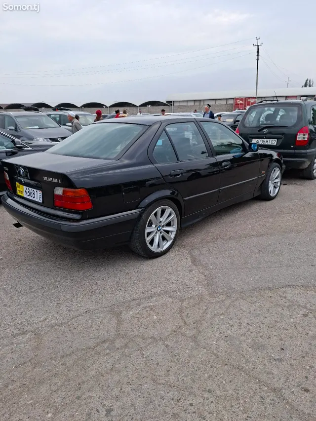 BMW 3 series 1994 · 2.5 MT