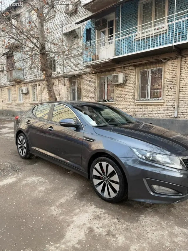 Kia K5 2010 · 2.0 AT
