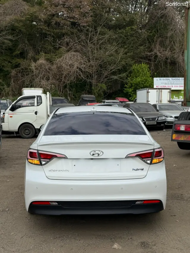 Hyundai Sonata 2015 · 2.0 AT