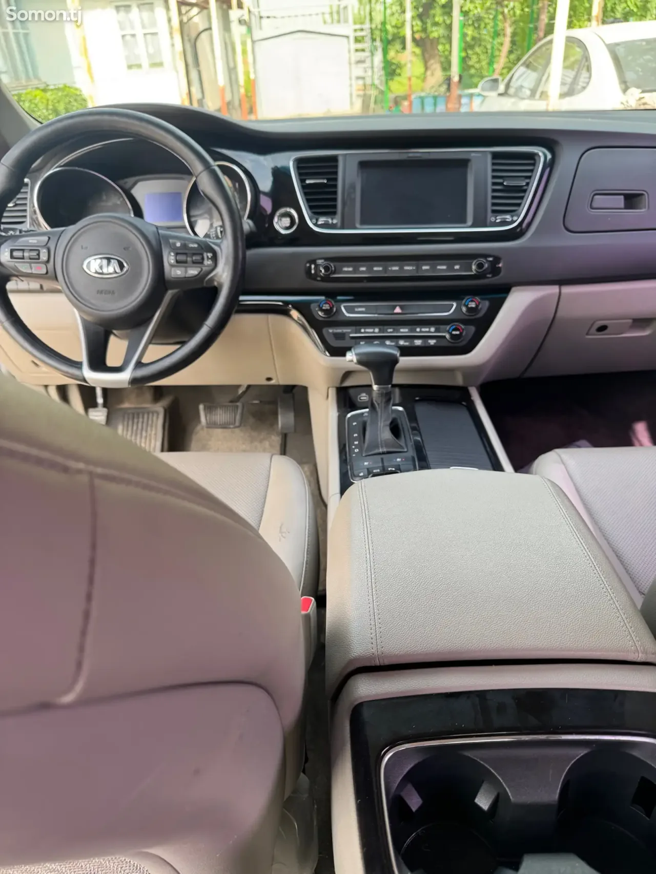 Kia Carnival 2016 · 2.2 AT