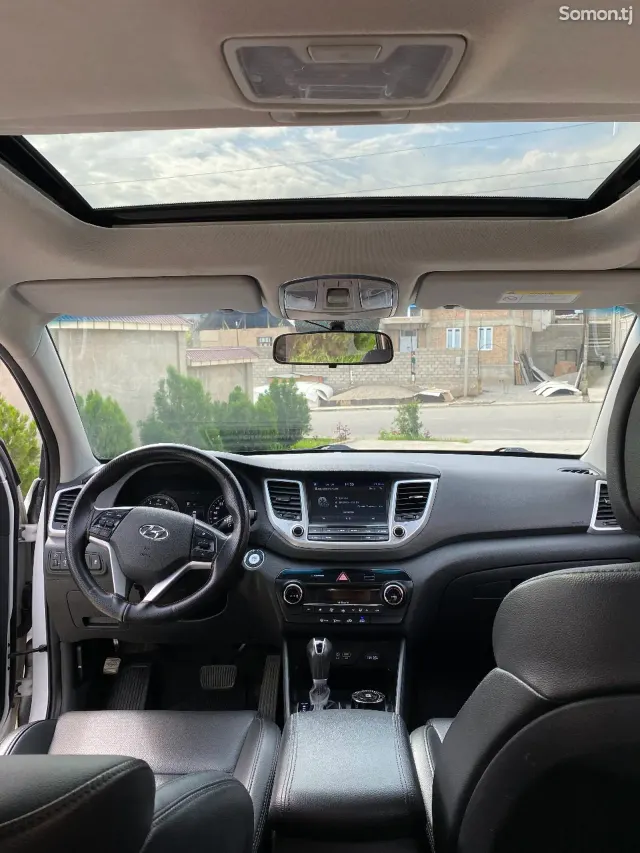 Hyundai Tucson 2016 · 1.6 AT