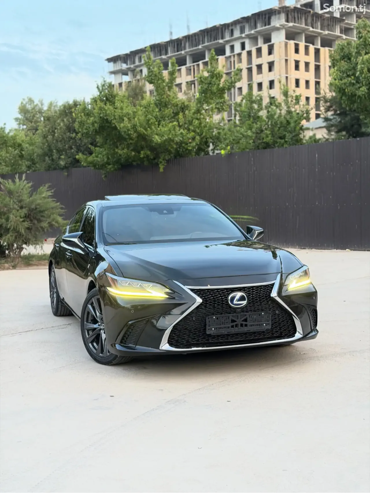 Lexus ES series 2020 · 2.5 AT