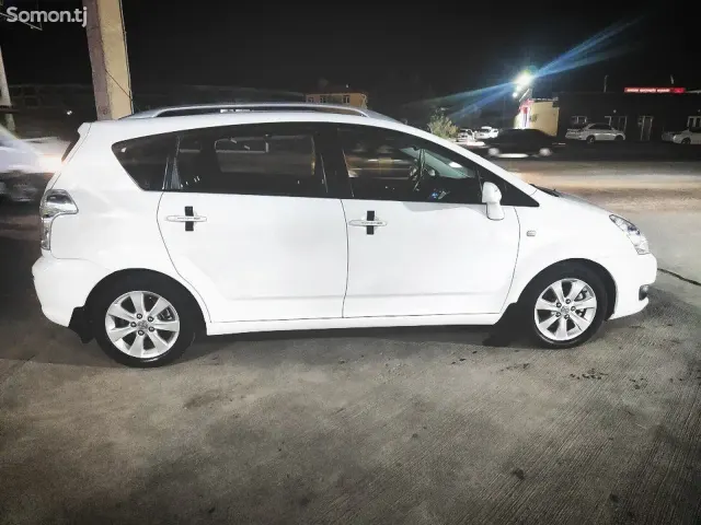 Toyota Corolla Verso 2008 · 1.8 MT