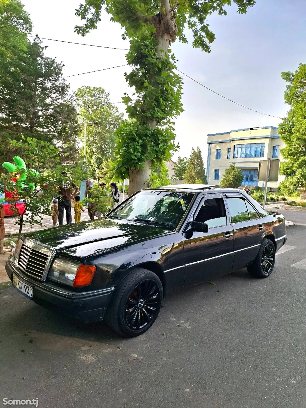 Mercedes-Benz W124 1991 · 2.5 MT