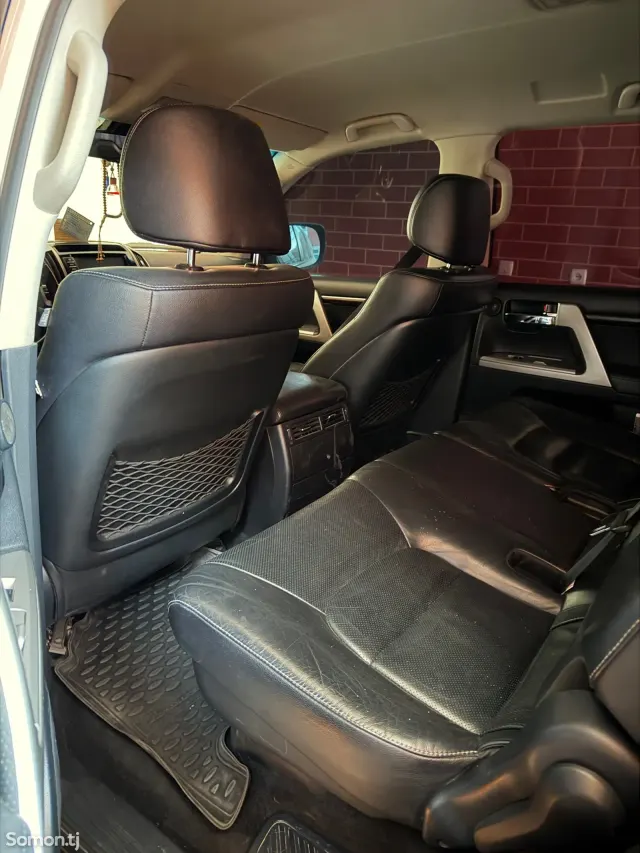 Toyota Land Cruiser 2015 · 4.7 AT