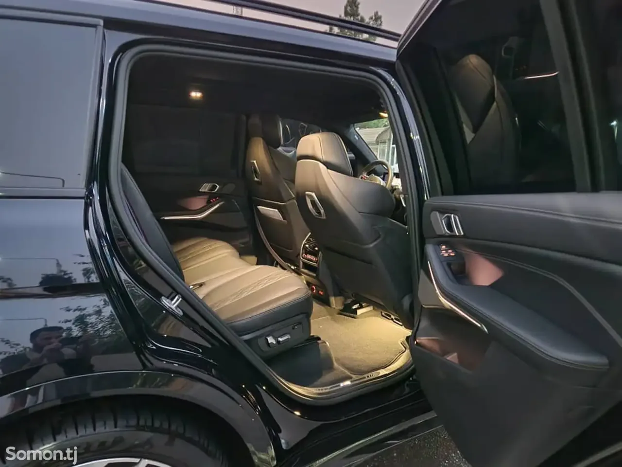 BMW X7 2025 · 4.0 AT