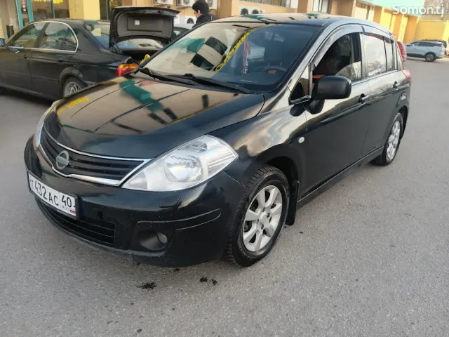 Nissan Tiida 2010 · 1.6 MT