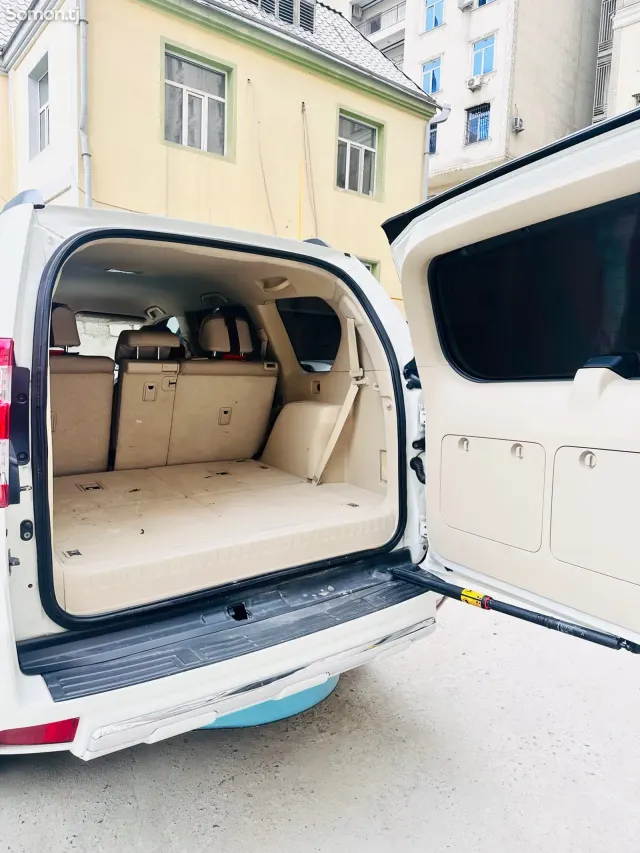 Toyota Land Cruiser Prado 2015 · 0.4 AT